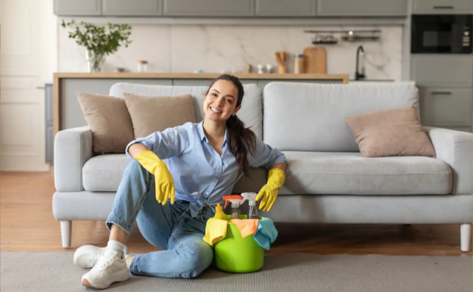 🧼 Eksiksiz Daire Temizliği Rehberi: Pırıl Pırıl Bir Yaşam Alanı İçin Adım Adım Kılavuz
