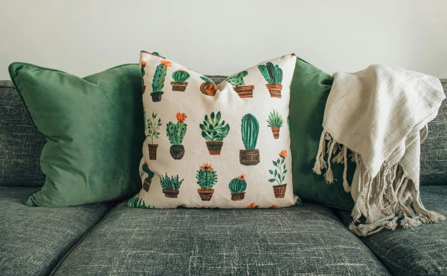 🛋️ Kötü Kokan Koltuk Nasıl Temizlenir? Etkili ve Kalıcı Çözümler